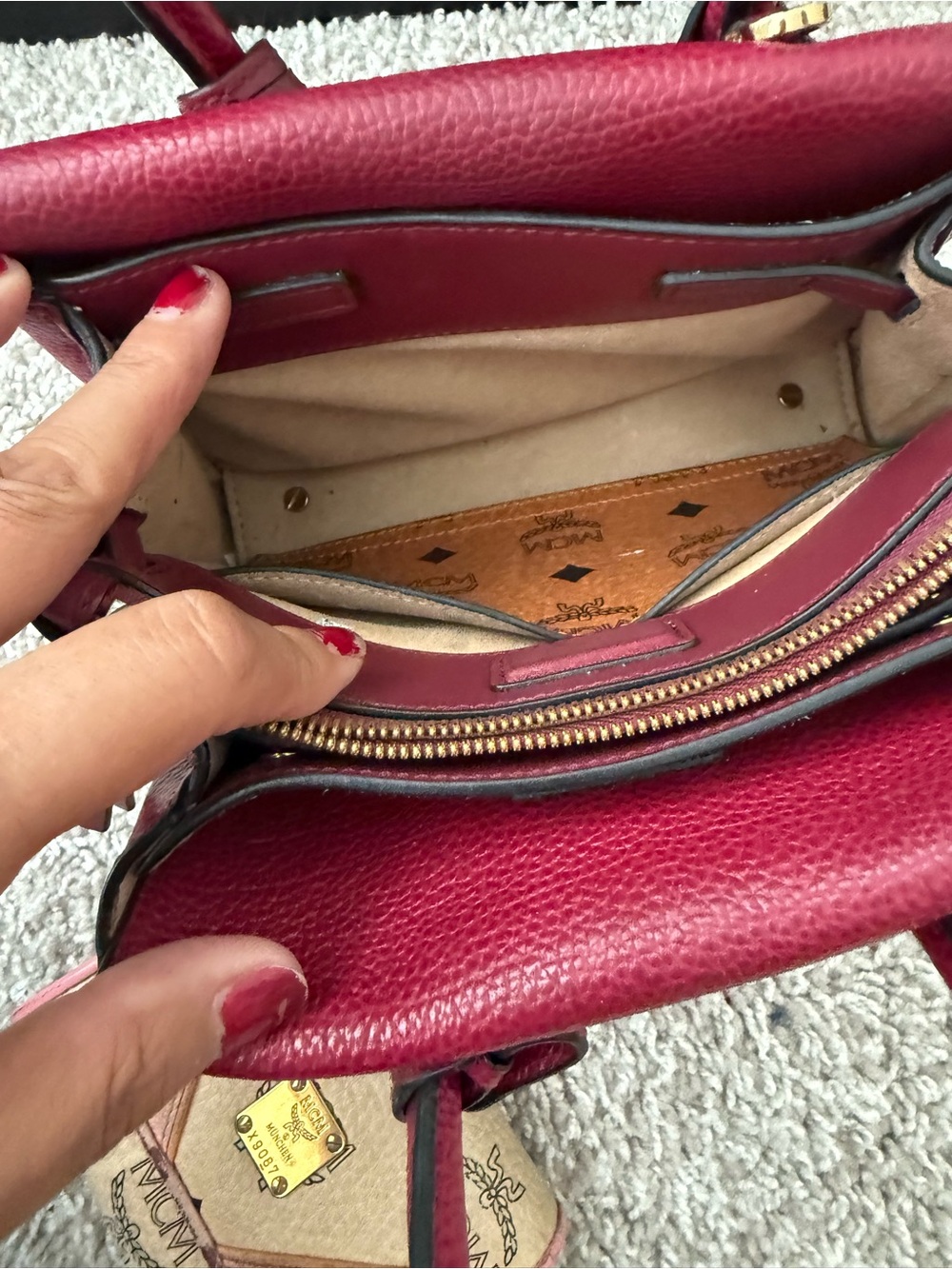 mcm Mini Milla Tote Burgundy - Picture 9 of 12